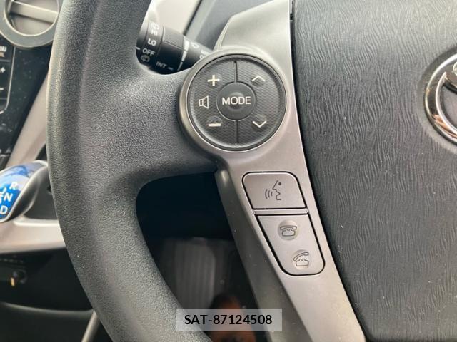 Toyota PRIUS ALPHA 2015-10 8101387-17