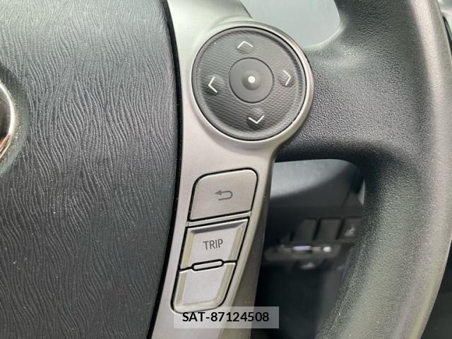 Toyota PRIUS ALPHA 2015-10 8101387-18