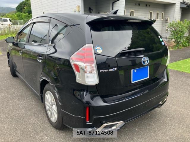 Toyota PRIUS ALPHA 2015-10 8101387-2