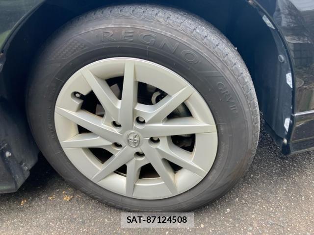 Toyota PRIUS ALPHA 2015-10 8101387-6