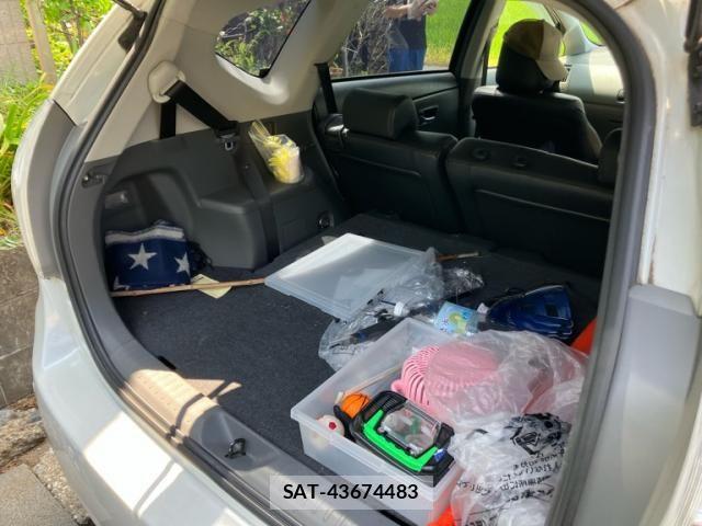 Toyota PRIUS ALPHA 2014-07 8101384-15