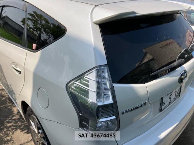 Toyota PRIUS ALPHA 2014-07 8101384-3