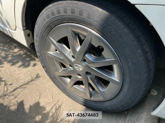 Toyota PRIUS ALPHA 2014-07 8101384-5
