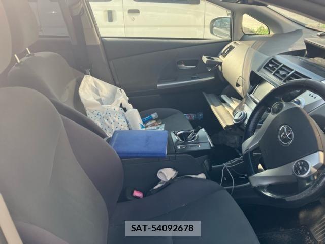 Toyota PRIUS ALPHA 2012-12 8101404-16