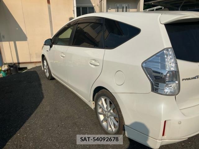 Toyota PRIUS ALPHA 2012-12 8101404-2