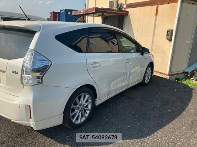 Toyota PRIUS ALPHA 2012-12 8101404-3