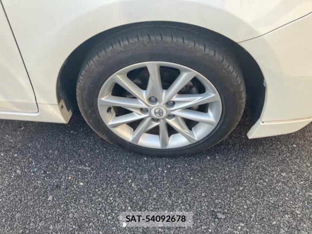 Toyota PRIUS ALPHA 2012-12 8101404-4
