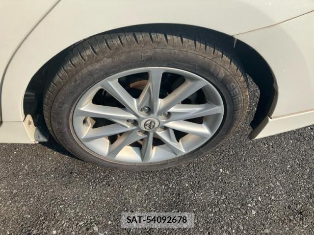 Toyota PRIUS ALPHA 2012-12 8101404-6