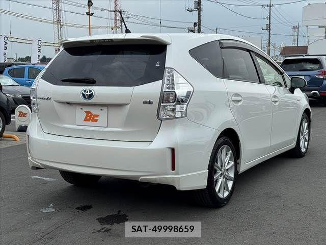 Toyota PRIUS ALPHA 2014-06 8101365-14