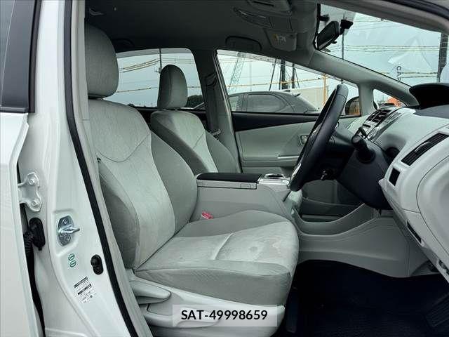 Toyota PRIUS ALPHA 2014-06 8101365-15