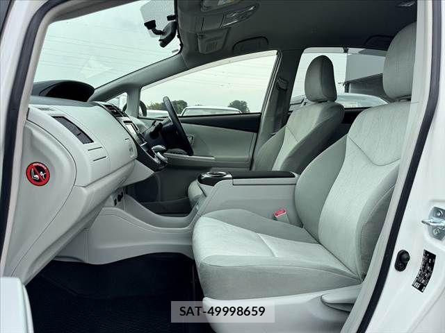 Toyota PRIUS ALPHA 2014-06 8101365-16