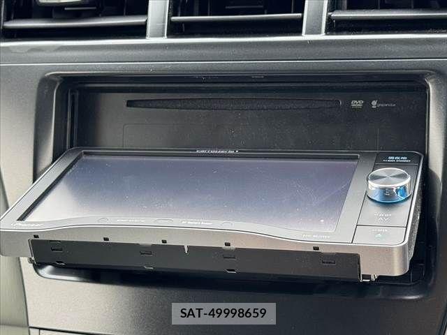 Toyota PRIUS ALPHA 2014-06 8101365-23