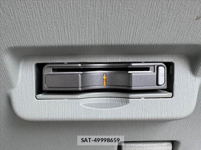 Toyota PRIUS ALPHA 2014-06 8101365-5