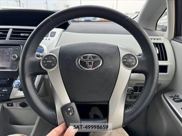 Toyota PRIUS ALPHA 2014-06 8101365-6