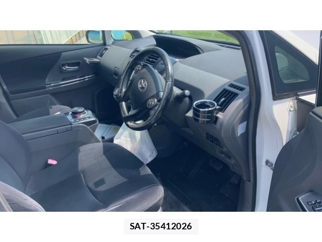 Toyota PRIUS ALPHA 2014-02 8101406-15