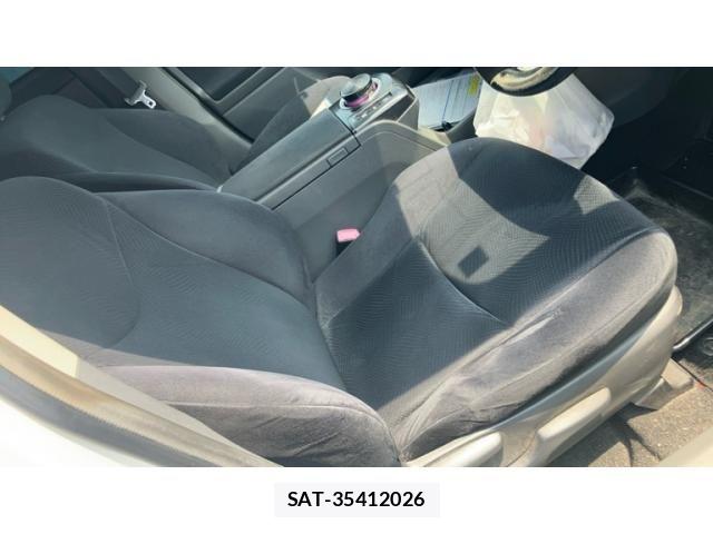Toyota PRIUS ALPHA 2014-02 8101406-17