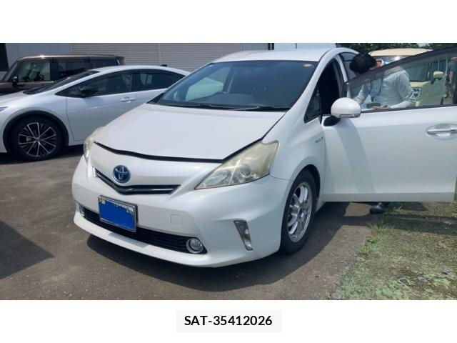 Toyota PRIUS ALPHA 2014-02 8101406-2