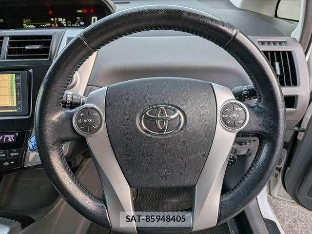 Toyota PRIUS ALPHA 2011-06 8101377-10