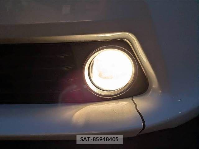 Toyota PRIUS ALPHA 2011-06 8101377-12