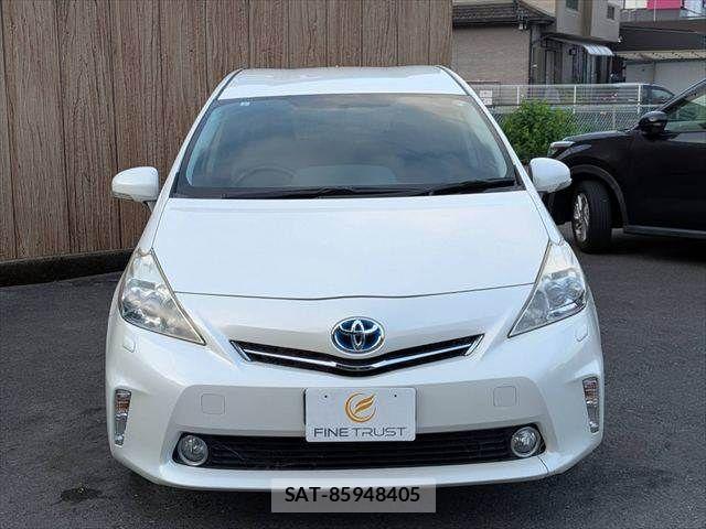 Toyota PRIUS ALPHA 2011-06 8101377-14