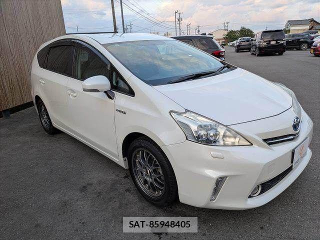 Toyota PRIUS ALPHA 2011-06 8101377-15