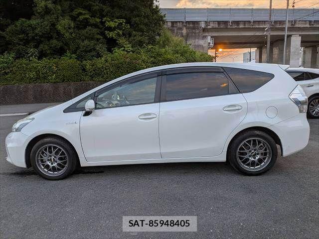 Toyota PRIUS ALPHA 2011-06 8101377-20