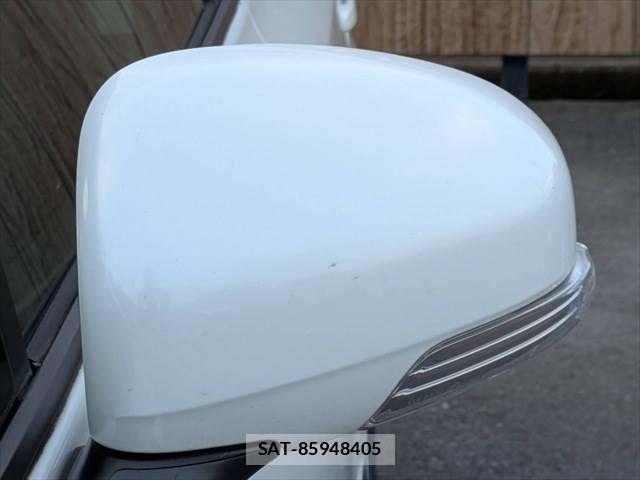 Toyota PRIUS ALPHA 2011-06 8101377-25