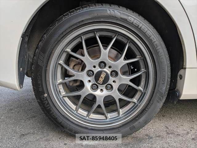 Toyota PRIUS ALPHA 2011-06 8101377-27