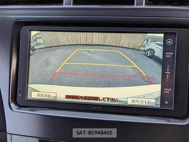 Toyota PRIUS ALPHA 2011-06 8101377-5