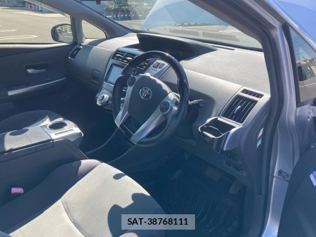 Toyota PRIUS ALPHA 2012-08 8101396-10