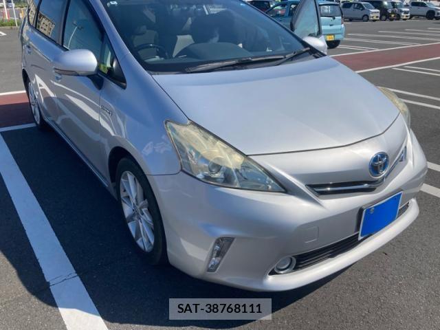 Toyota PRIUS ALPHA 2012-08 8101396-5