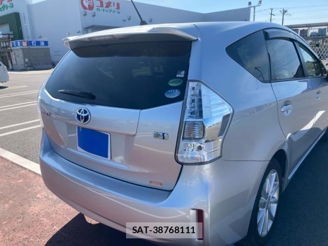 Toyota PRIUS ALPHA 2012-08 8101396-7