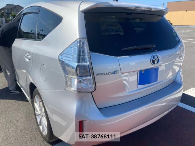 Toyota PRIUS ALPHA 2012-08 8101396-8