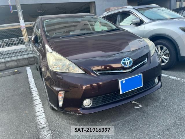 Toyota PRIUS ALPHA 2013-10 8101382-1