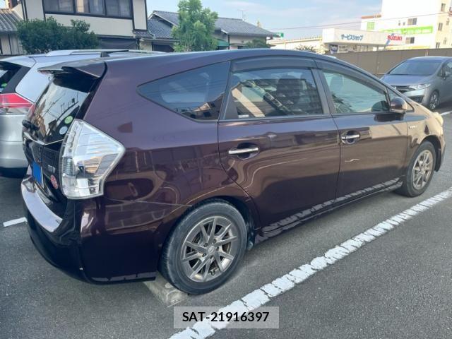 Toyota PRIUS ALPHA 2013-10 8101382-2