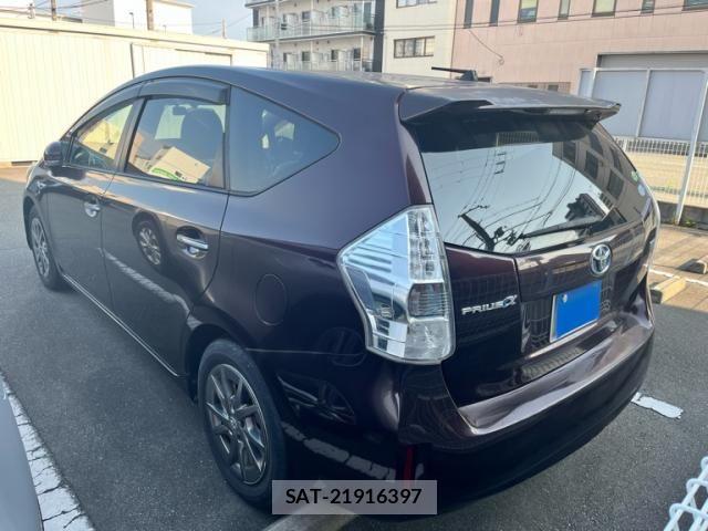 Toyota PRIUS ALPHA 2013-10 8101382-3