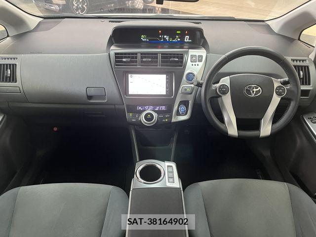 Toyota PRIUS ALPHA 2012-02 8101364-1