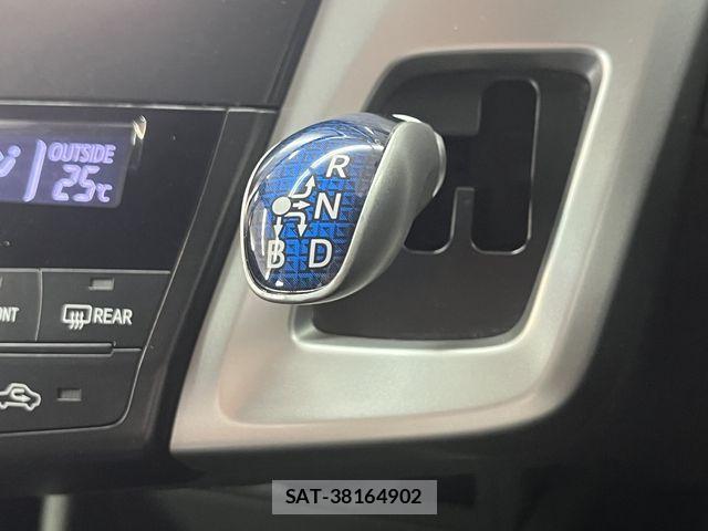 Toyota PRIUS ALPHA 2012-02 8101364-19