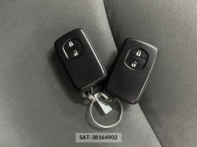 Toyota PRIUS ALPHA 2012-02 8101364-25