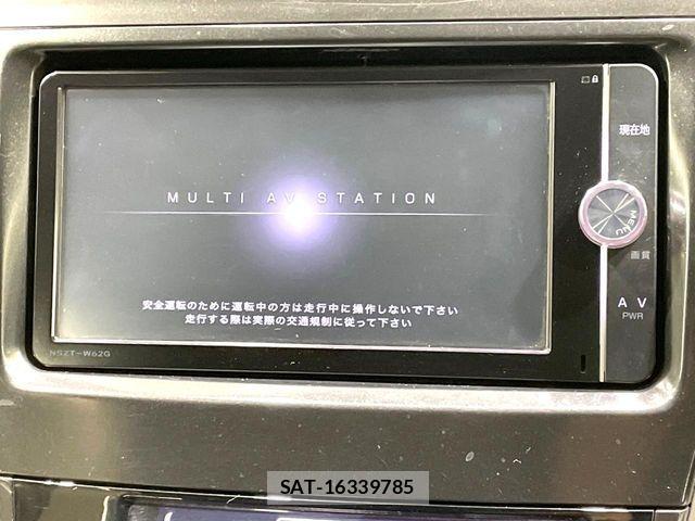 Toyota PRIUS ALPHA 2012-07 8101373-2