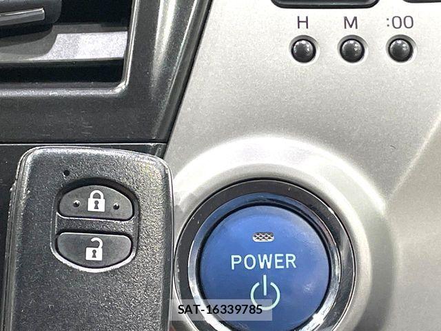 Toyota PRIUS ALPHA 2012-07 8101373-5