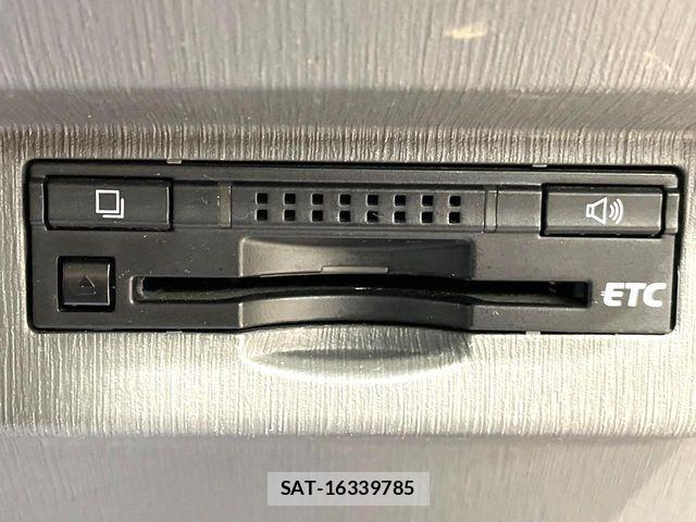 Toyota PRIUS ALPHA 2012-07 8101373-6