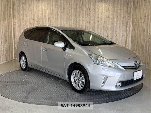 Toyota PRIUS ALPHA 2011-06 8101374-16