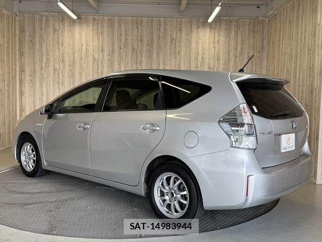 Toyota PRIUS ALPHA 2011-06 8101374-20