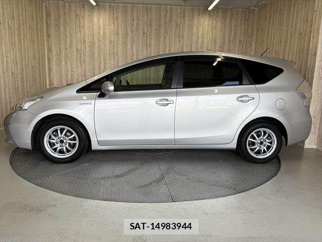 Toyota PRIUS ALPHA 2011-06 8101374-21