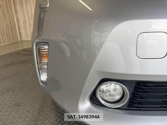 Toyota PRIUS ALPHA 2011-06 8101374-23