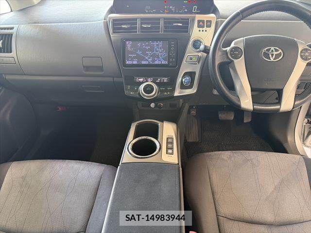 Toyota PRIUS ALPHA 2011-06 8101374-2