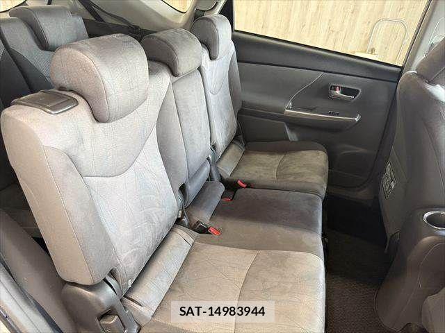 Toyota PRIUS ALPHA 2011-06 8101374-8