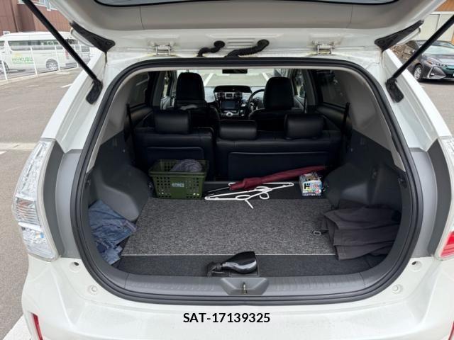 Toyota PRIUS ALPHA 2013-07 8101388-16