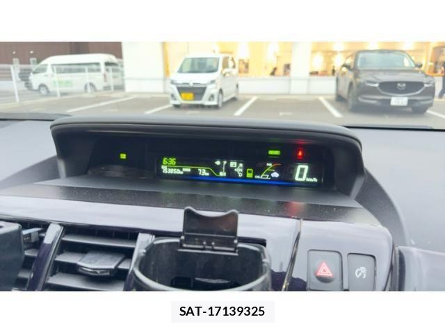 Toyota PRIUS ALPHA 2013-07 8101388-21